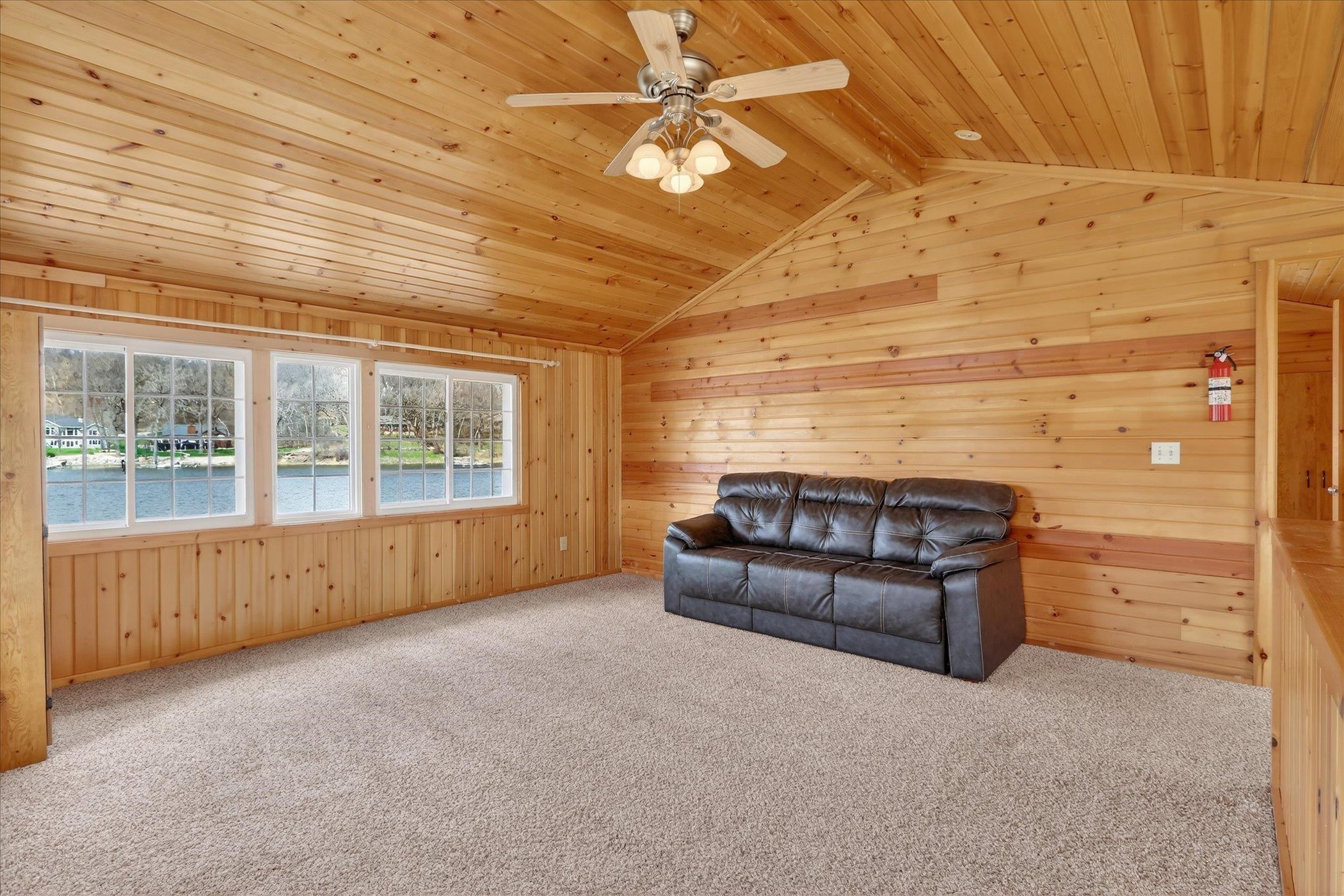 433 East Ellendale Road Edgerton, WI 53534 - Photo 19 of 48