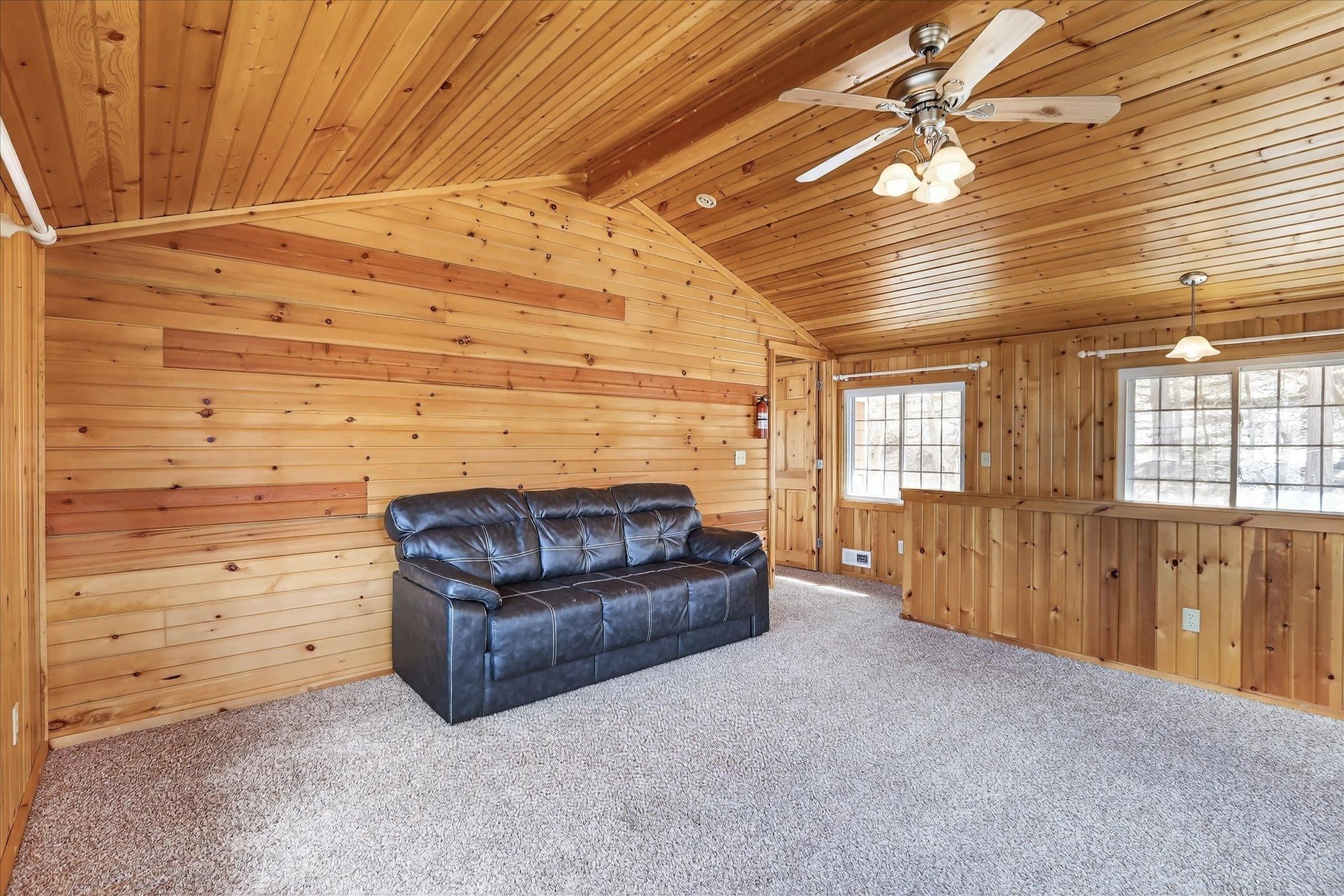 433 East Ellendale Road Edgerton, WI 53534 - Photo 20 of 48