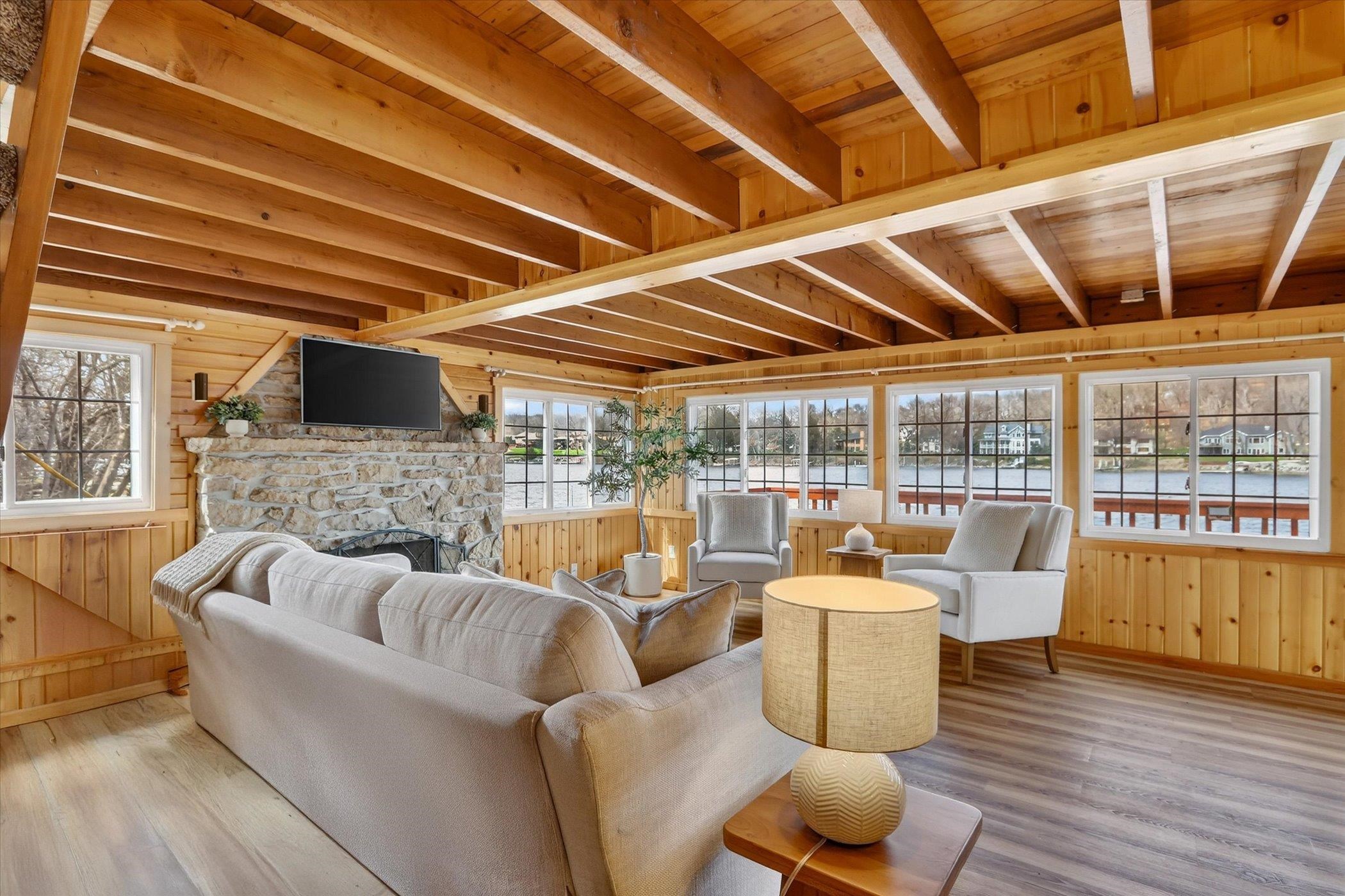 433 East Ellendale Road Edgerton, WI 53534 - Photo 5 of 48