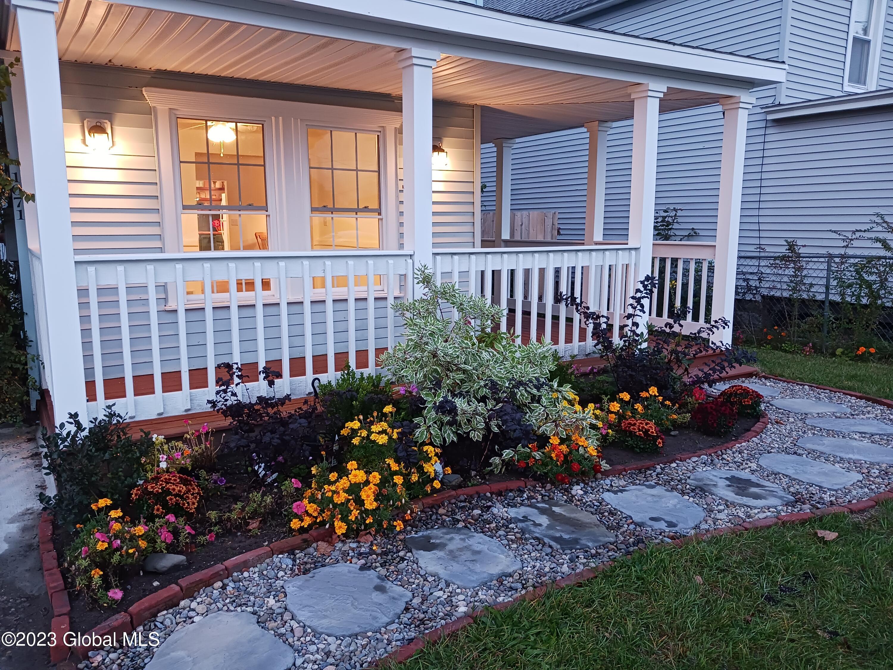 1071 Laura Street Rotterdam, NY 12306 - Photo 2 of 21 1071 Laura Street