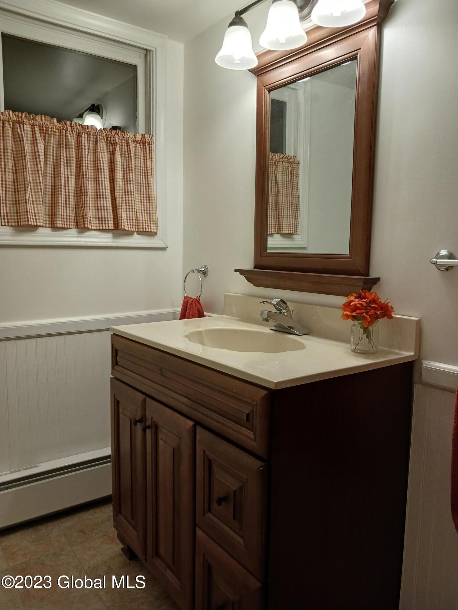 1071 Laura Street Rotterdam, NY 12306 - Photo 21 of 21 laura vanity