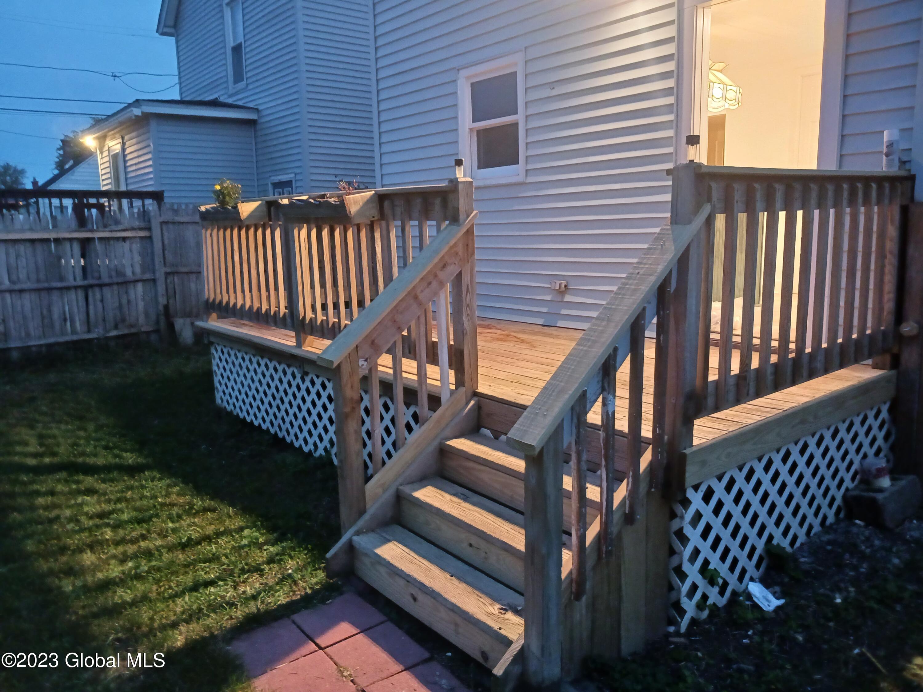 1071 Laura Street Rotterdam, NY 12306 - Photo 3 of 21 1071 Laura Street rear porch