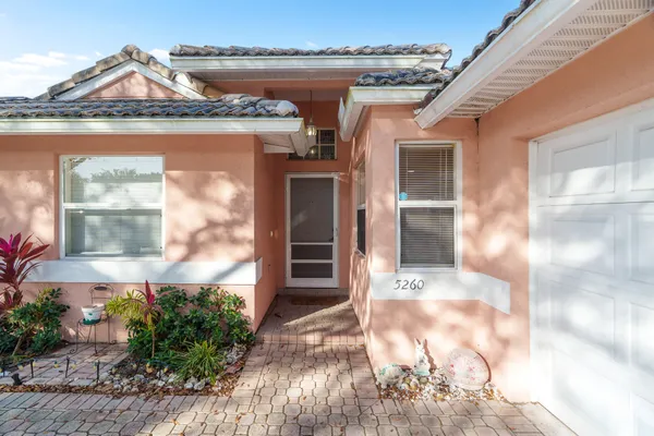 $2,800 | 5260 Grande Palm Circle, Delray Beach, FL 33484