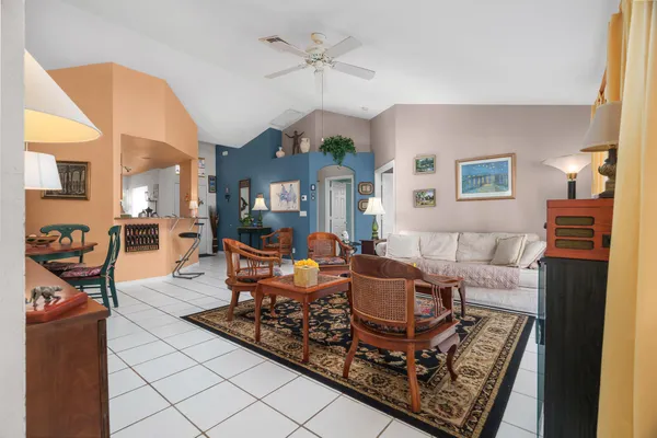 $2,800 | 5260 Grande Palm Circle, Delray Beach, FL 33484