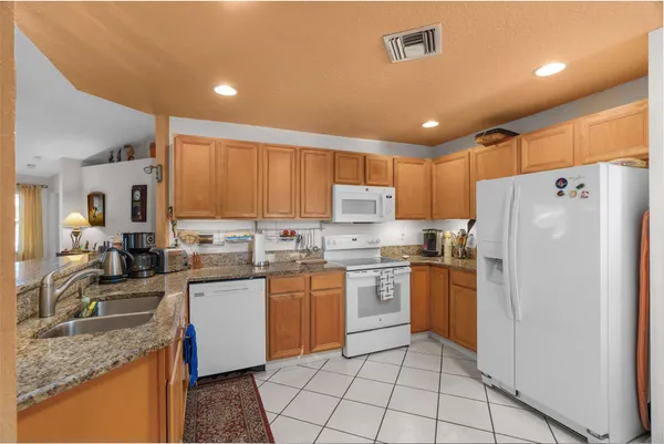 $2,800 | 5260 Grande Palm Circle, Delray Beach, FL 33484