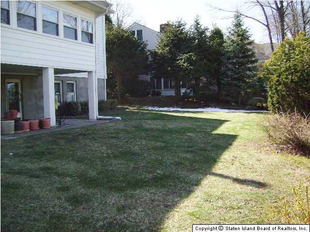 114 Duncan Road Staten Island, NY 10301 - Photo 11 of 17 Additional Photo