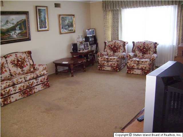 114 Duncan Road Staten Island, NY 10301 - Photo 2 of 17 Additional Photo