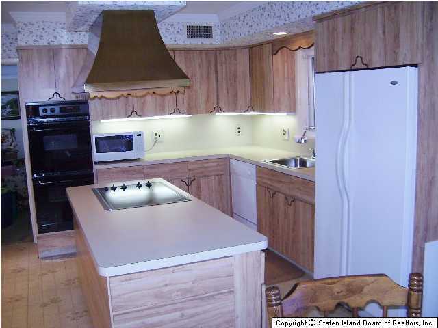 114 Duncan Road Staten Island, NY 10301 - Photo 3 of 17 Additional Photo