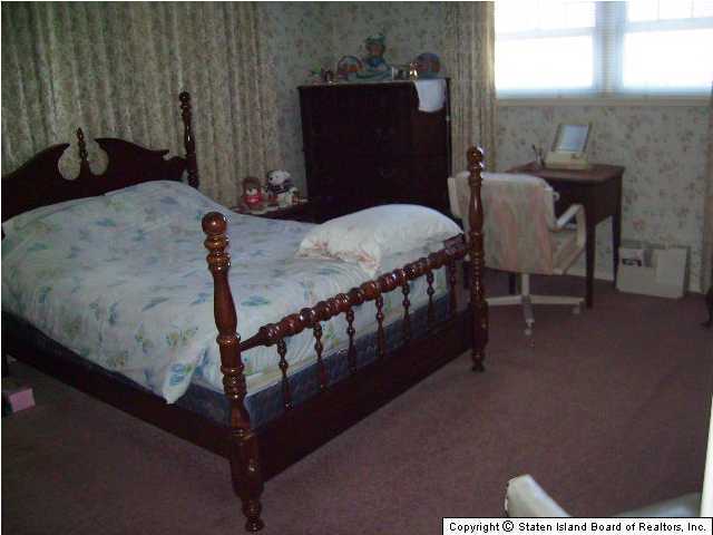 114 Duncan Road Staten Island, NY 10301 - Photo 9 of 17 Additional Photo