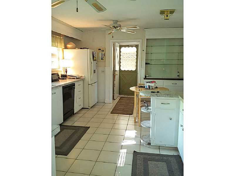 48 Dartmouth Road Cranston, RI 02920 - Photo 4 of 12 Exterior Front. eat in kitchen