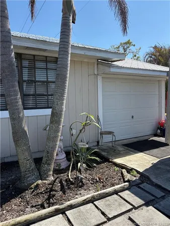 $2,350 | 2444 Southeast Washington Street, Stuart, FL 34997