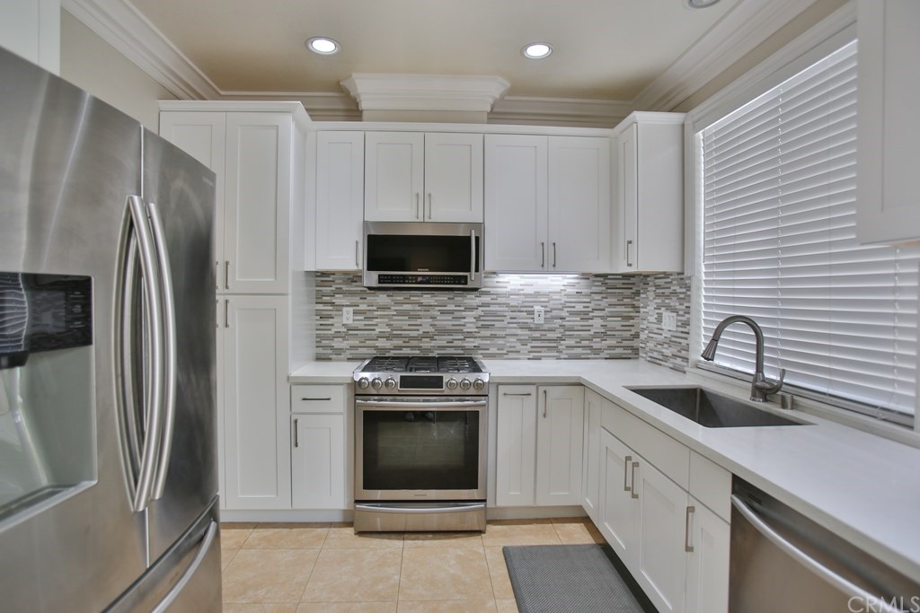 56 Sunset Circle Westminster, CA 92683 - Photo 18 of 50