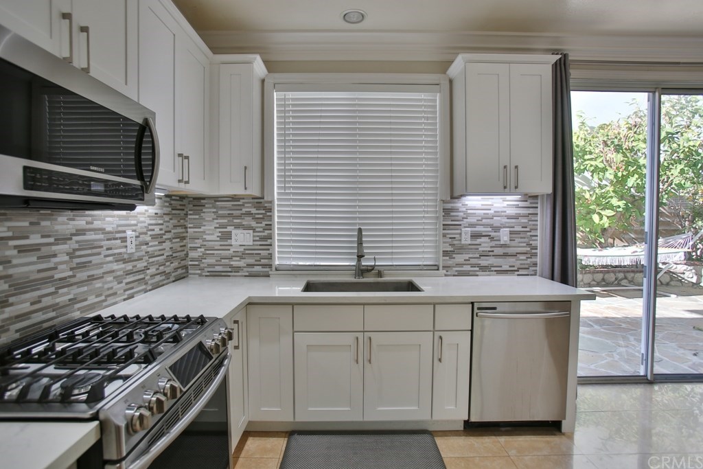 56 Sunset Circle Westminster, CA 92683 - Photo 19 of 50