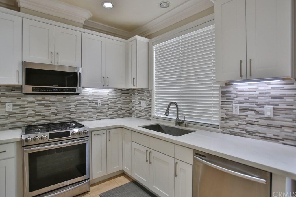 56 Sunset Circle Westminster, CA 92683 - Photo 20 of 50