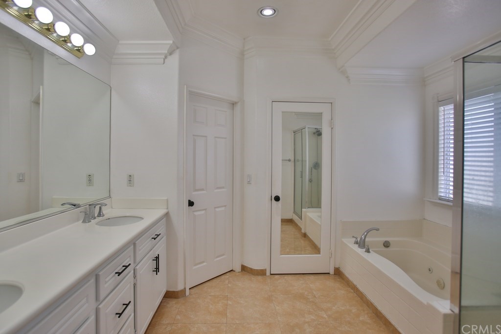 56 Sunset Circle Westminster, CA 92683 - Photo 26 of 50