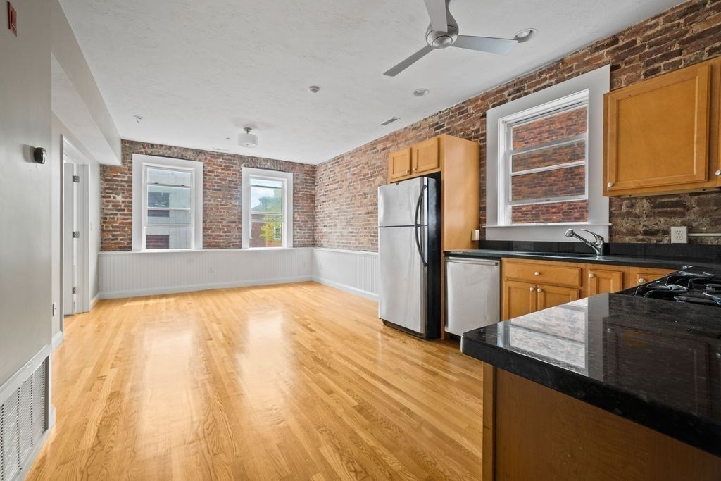 172 Cottage Street, Unit 5 Boston, MA 02128 - Photo 2 of 9
