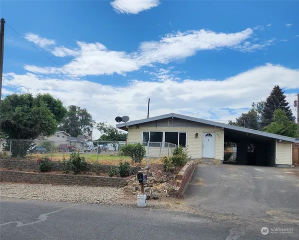 $200,000 | 315 East 7th Street, Warden, WA 98857