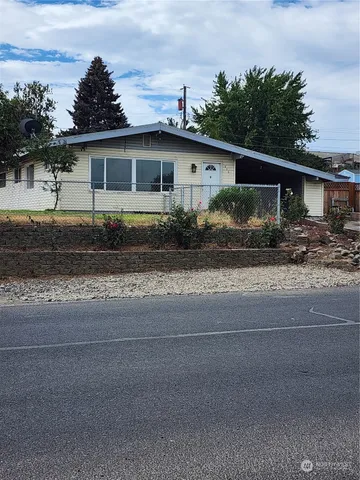 $200,000 | 315 East 7th Street, Warden, WA 98857