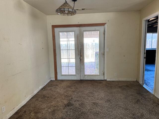 2620 Irwin Road Redding, CA 96002 - Photo 5 of 20 an empty room with windows