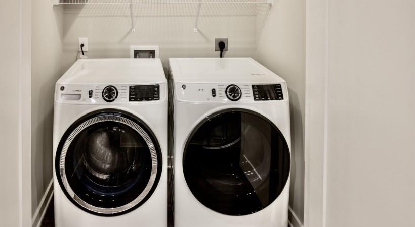 800 Galleria Parkway Southeast, Unit 457 Atlanta, GA 30339 - Photo 13 of 35 a utility room with dryer and washer