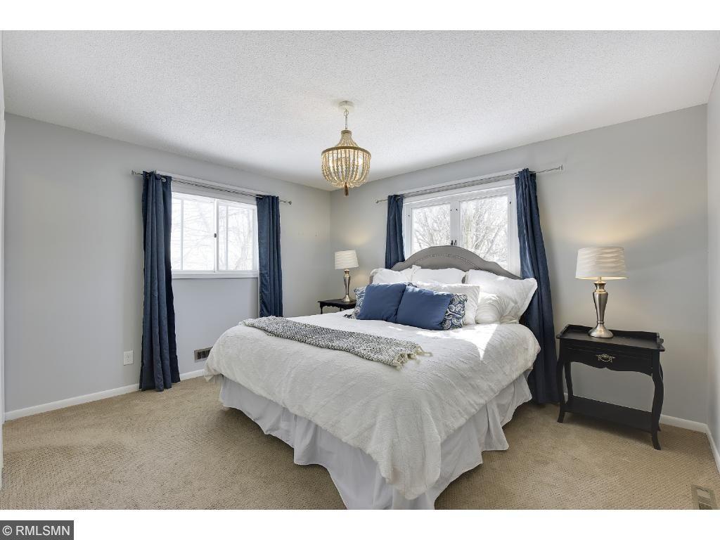 335 Pleasantview Road Chanhassen, MN 55317 - Photo 9 of 22 Gallery Image 9