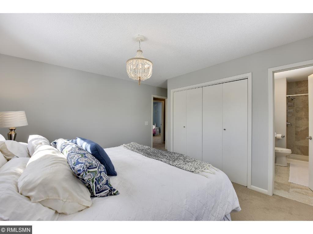 335 Pleasantview Road Chanhassen, MN 55317 - Photo 10 of 22 Gallery Image 10