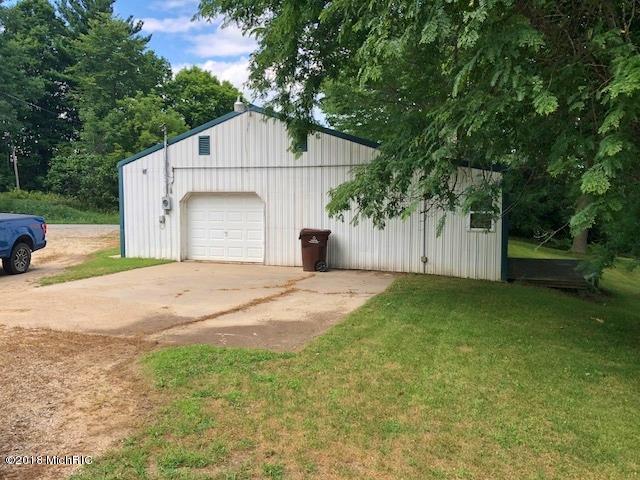 8912 North Pine Grove Road Vestaburg, MI 48891 - Photo 3 of 34