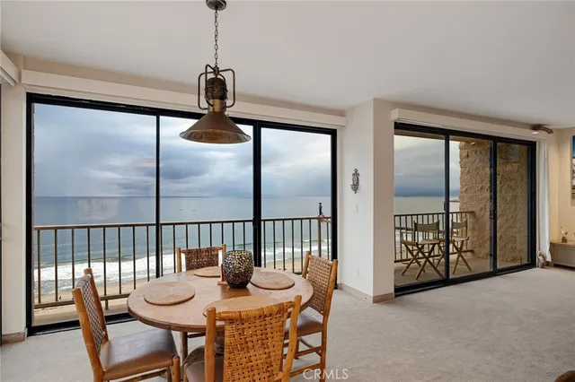 $2,400,000 | 727 Esplanade, Unit 302, Redondo Beach, CA 90277