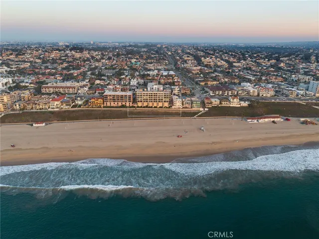 $2,400,000 | 727 Esplanade, Unit 302, Redondo Beach, CA 90277