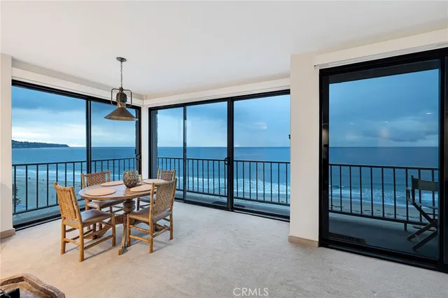$2,400,000 | 727 Esplanade, Unit 302, Redondo Beach, CA 90277