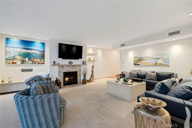 $2,400,000 | 727 Esplanade, Unit 302, Redondo Beach, CA 90277