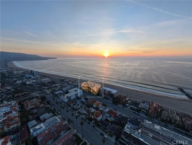 $2,400,000 | 727 Esplanade, Unit 302, Redondo Beach, CA 90277
