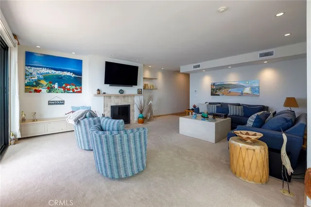 $2,400,000 | 727 Esplanade, Unit 302, Redondo Beach, CA 90277