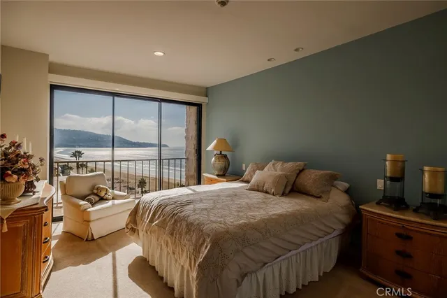 $2,400,000 | 727 Esplanade, Unit 302, Redondo Beach, CA 90277