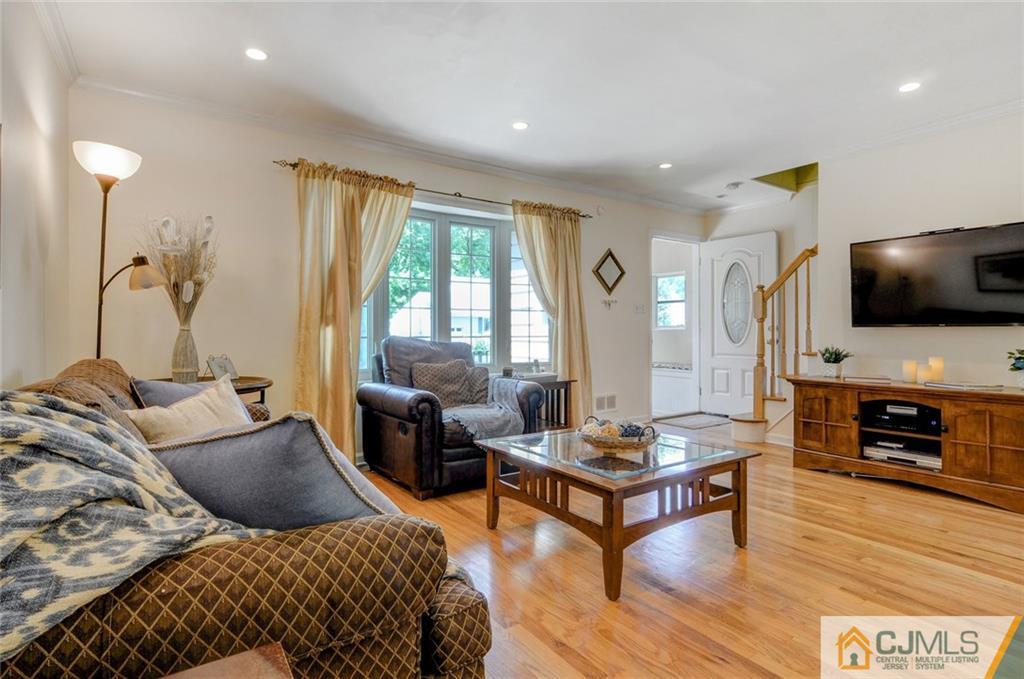 689 Brookside Road Rahway, NJ 07065 - Photo 8 of 25 Gallery Image 8