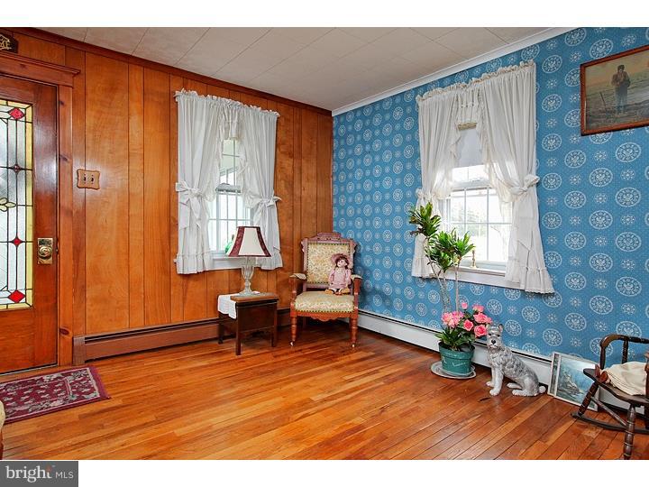 731 Iszard Road Deptford, NJ 08096 - Photo 10 of 20 a living room filled with furniture window and wooden floor