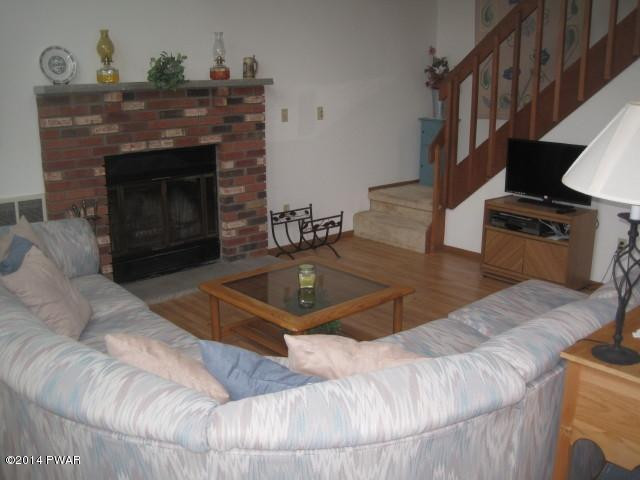 135 Tanager Road Lackawaxen, PA 18435 - Photo 8 of 49