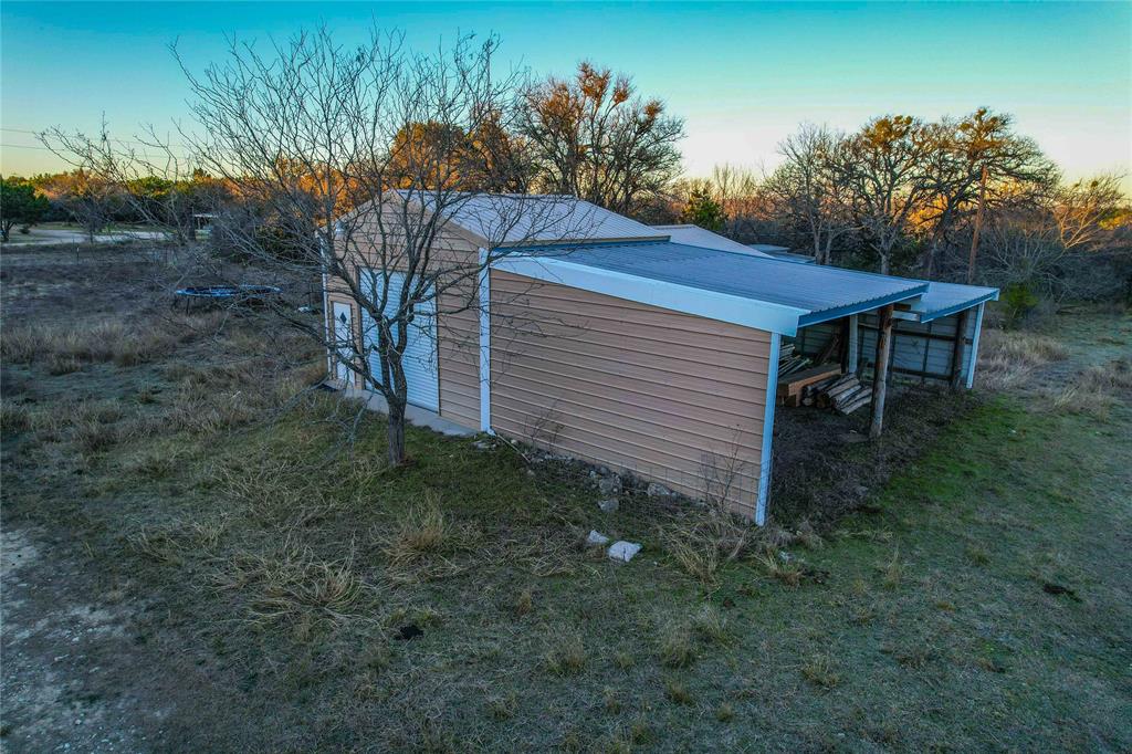 391 County Road 4717 Kempner, TX 76539 - Photo 19 of 40 a backyard of a house with lots of green space