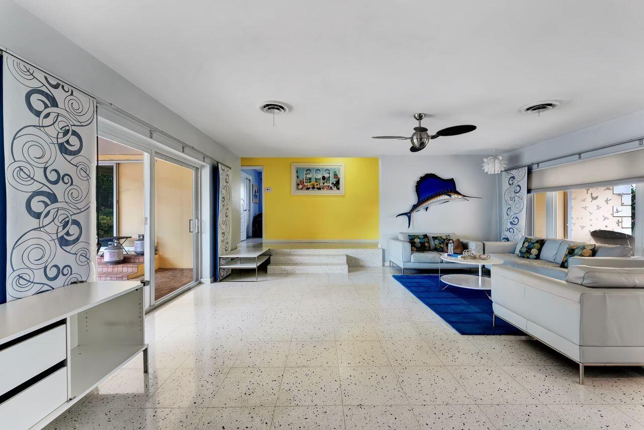 1198 Southwest 5th Court Boca Raton, FL 33432 - Photo 11 of 28 EHKbOFZQ