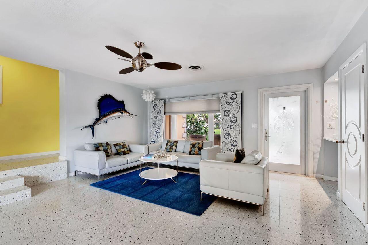 1198 Southwest 5th Court Boca Raton, FL 33432 - Photo 14 of 28 T85p3T9A