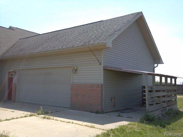 25490 Clark Road New Boston, MI 48164 - Photo 16 of 22 2012-05-16_12-31-39_580.jpg