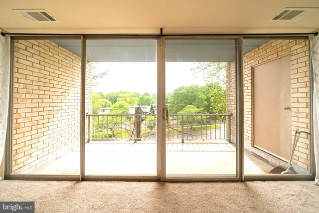a view of a large window with an outdoor view