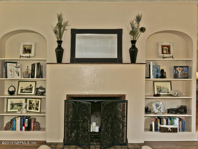 1935 Largo Road Jacksonville, FL 32207 - Photo 12 of 47 Fireplace