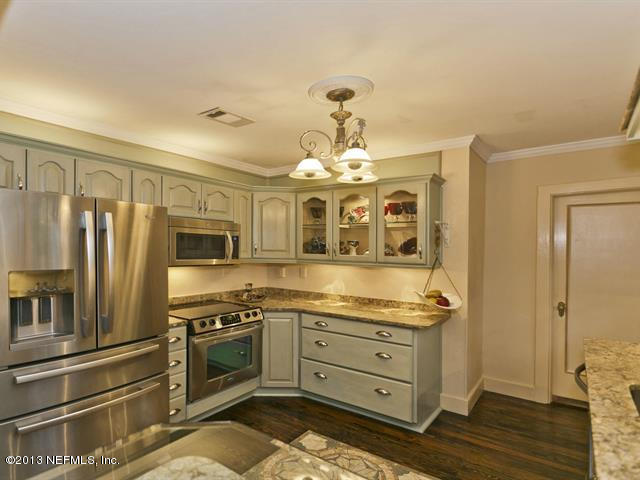 1935 Largo Road Jacksonville, FL 32207 - Photo 21 of 47 Kitchen