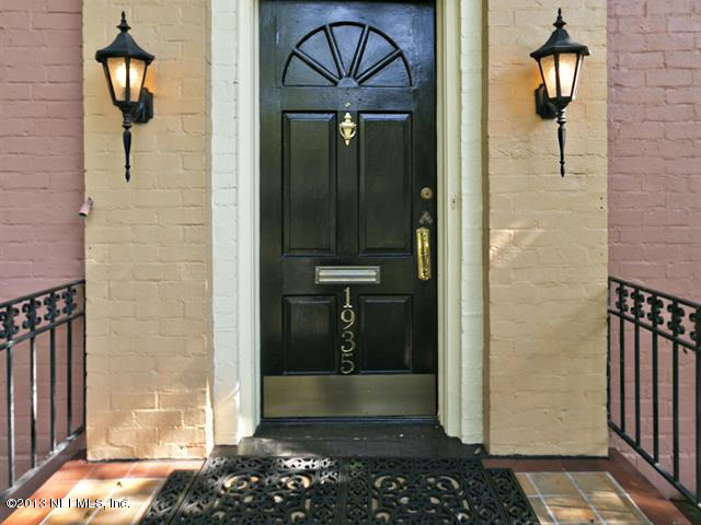 1935 Largo Road Jacksonville, FL 32207 - Photo 4 of 47 Entryway