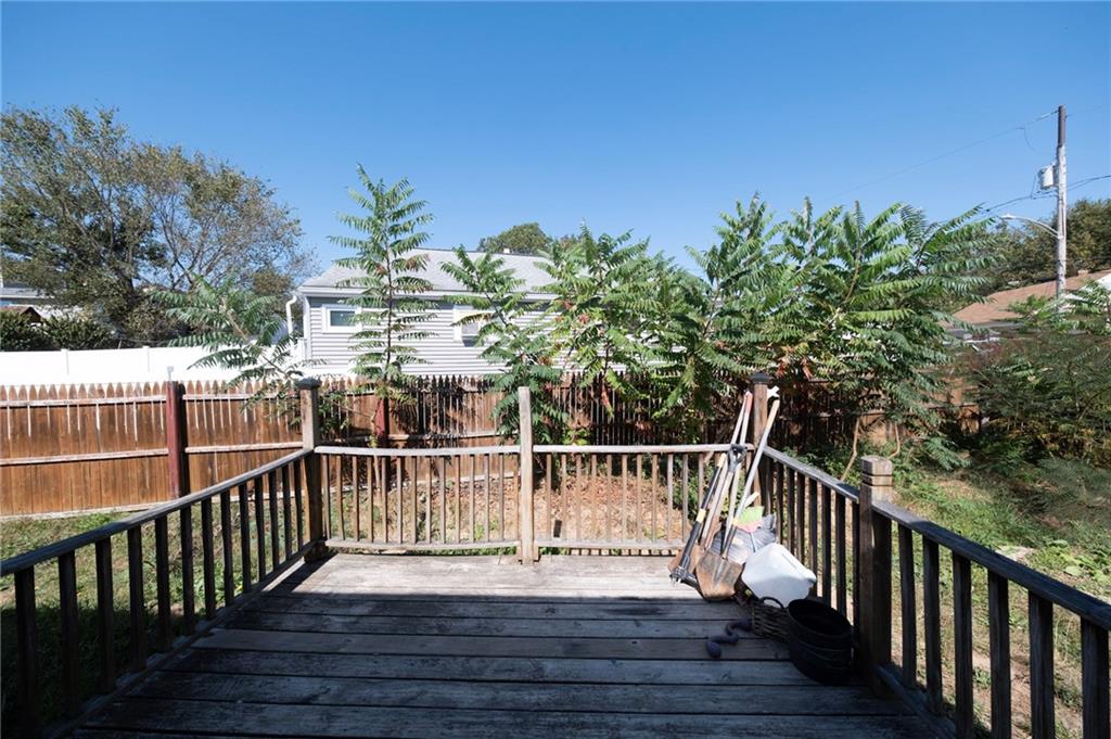 126 Chestnut Street Aliquippa, PA 15001 - Photo 14 of 22 a view of balcony with wooden floor and fence