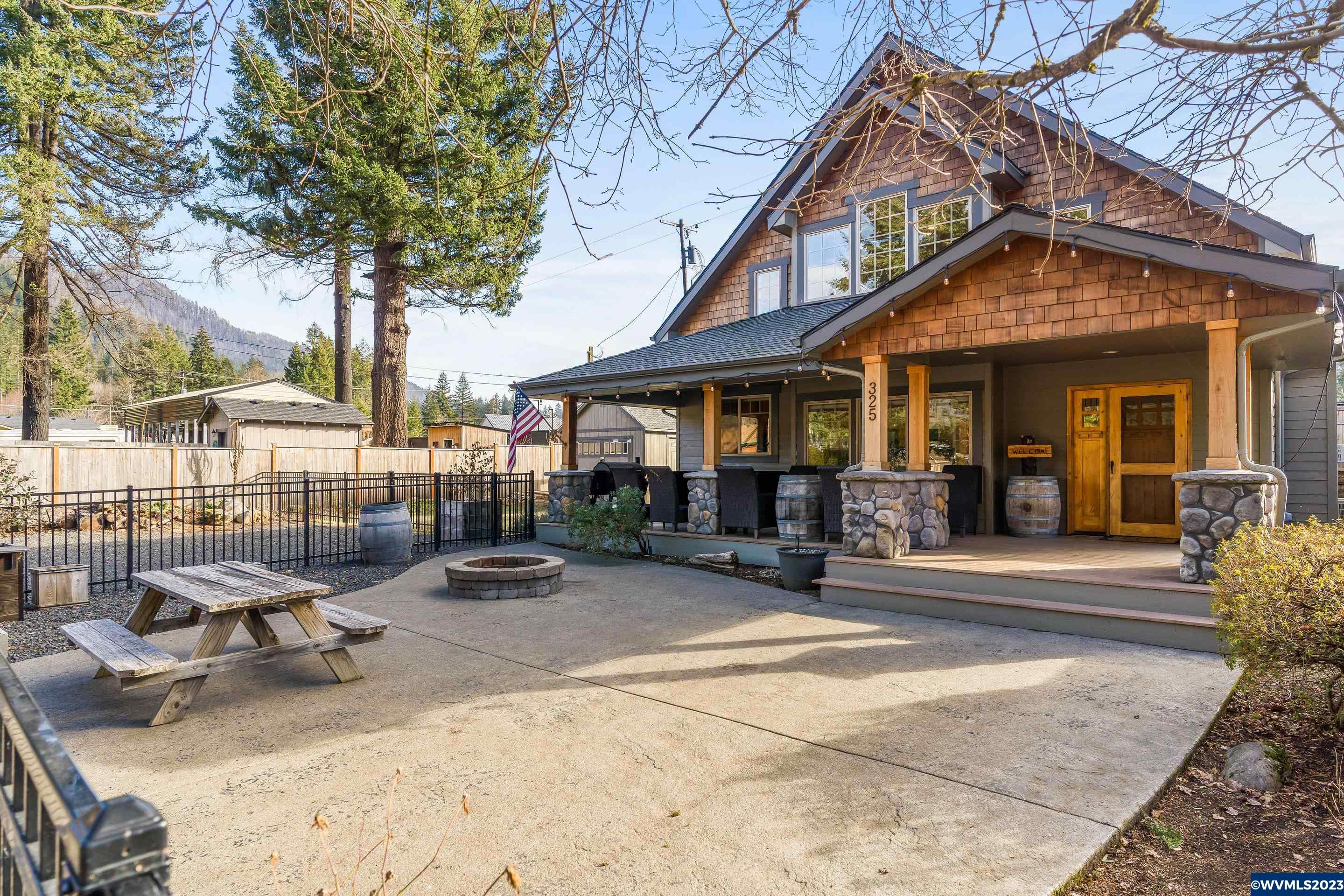 325 Clester Road Detroit, OR 97342 - Photo 2 of 35 Gallery Image 2