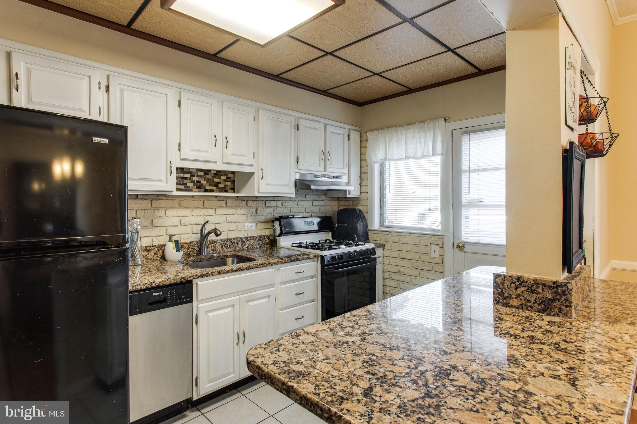 129 Cherrydell Road Baltimore, MD 21228 - Photo 11 of 33