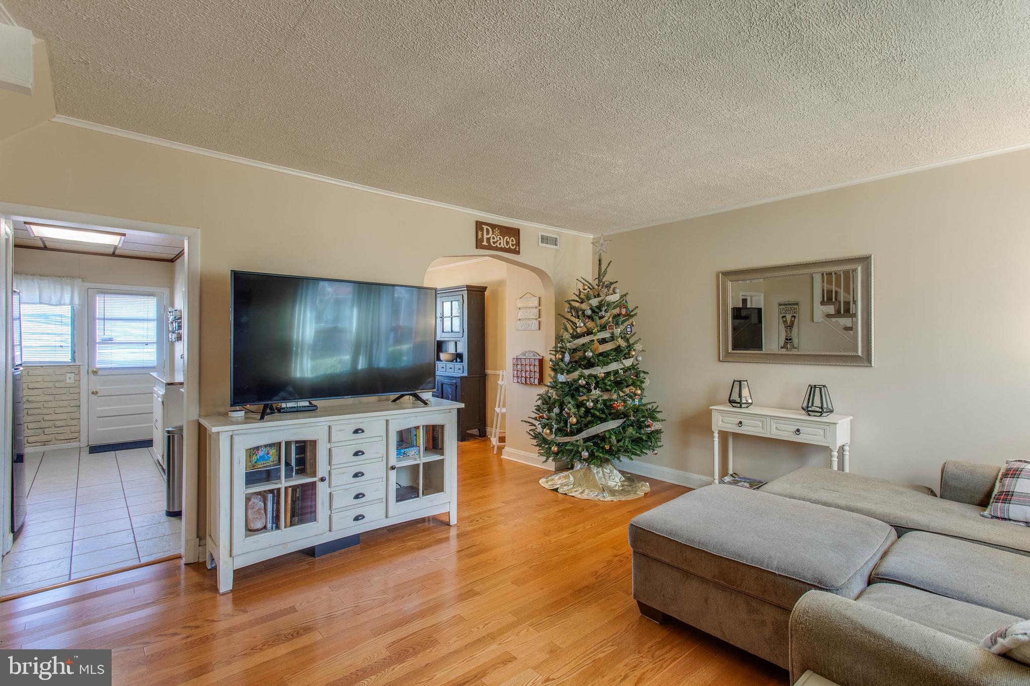 129 Cherrydell Road Baltimore, MD 21228 - Photo 5 of 33