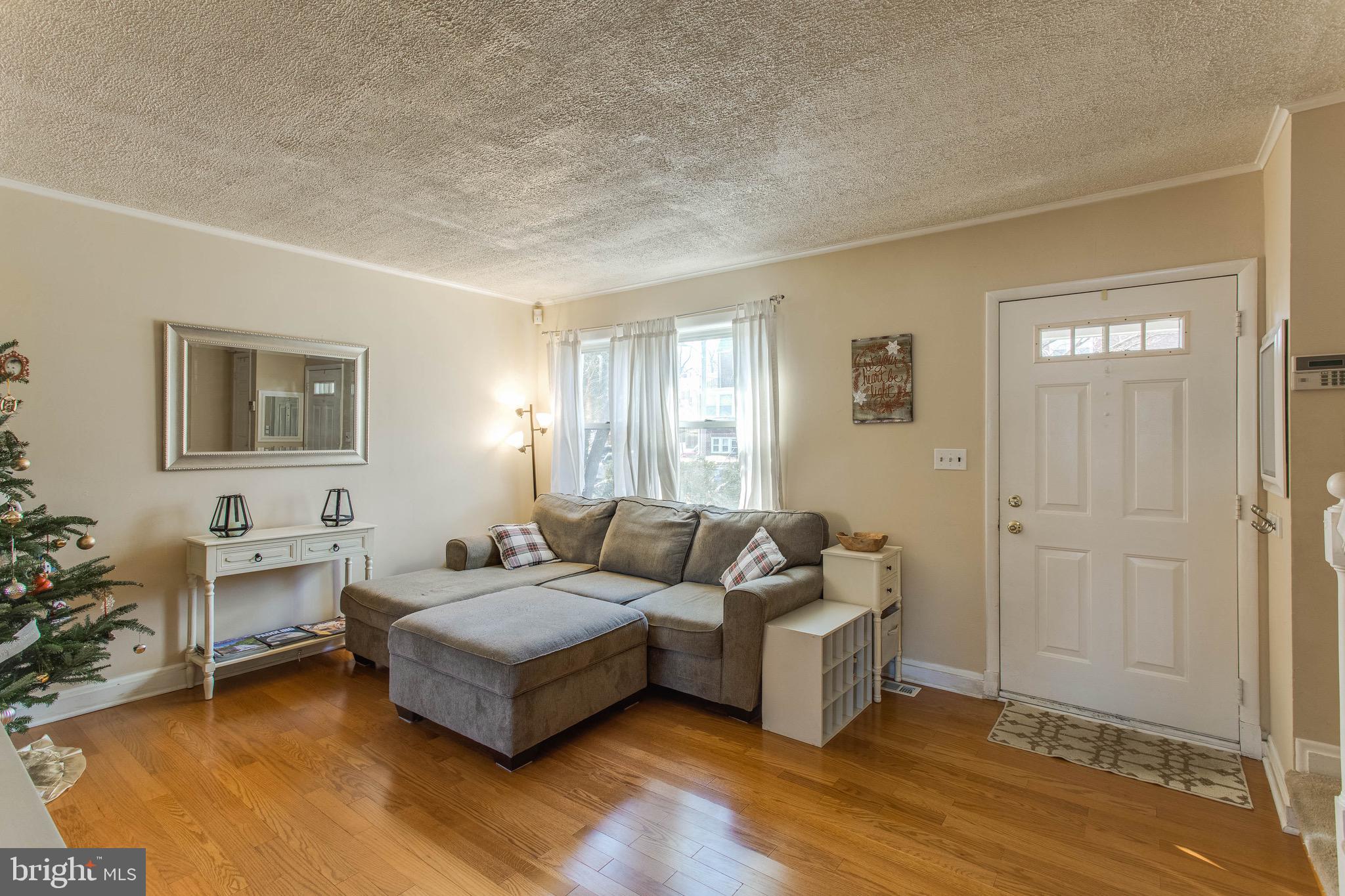 129 Cherrydell Road Baltimore, MD 21228 - Photo 6 of 33